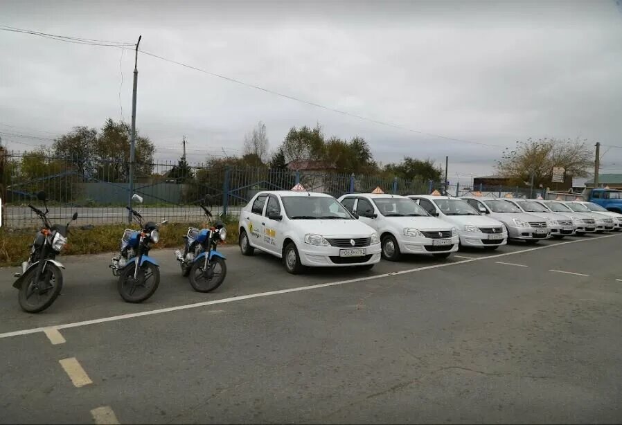 Гренада партизанск инструктора. Автошкола в московском. Автошкола гренада. Гренада автошкола находка. Автошкола гренада.