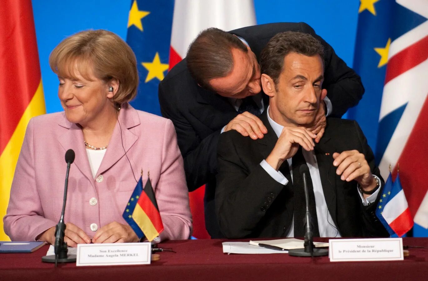 Европейские политики. Политика фото. Политический фоторепортаж. Поцелуи политиков. Результаты европейской политики