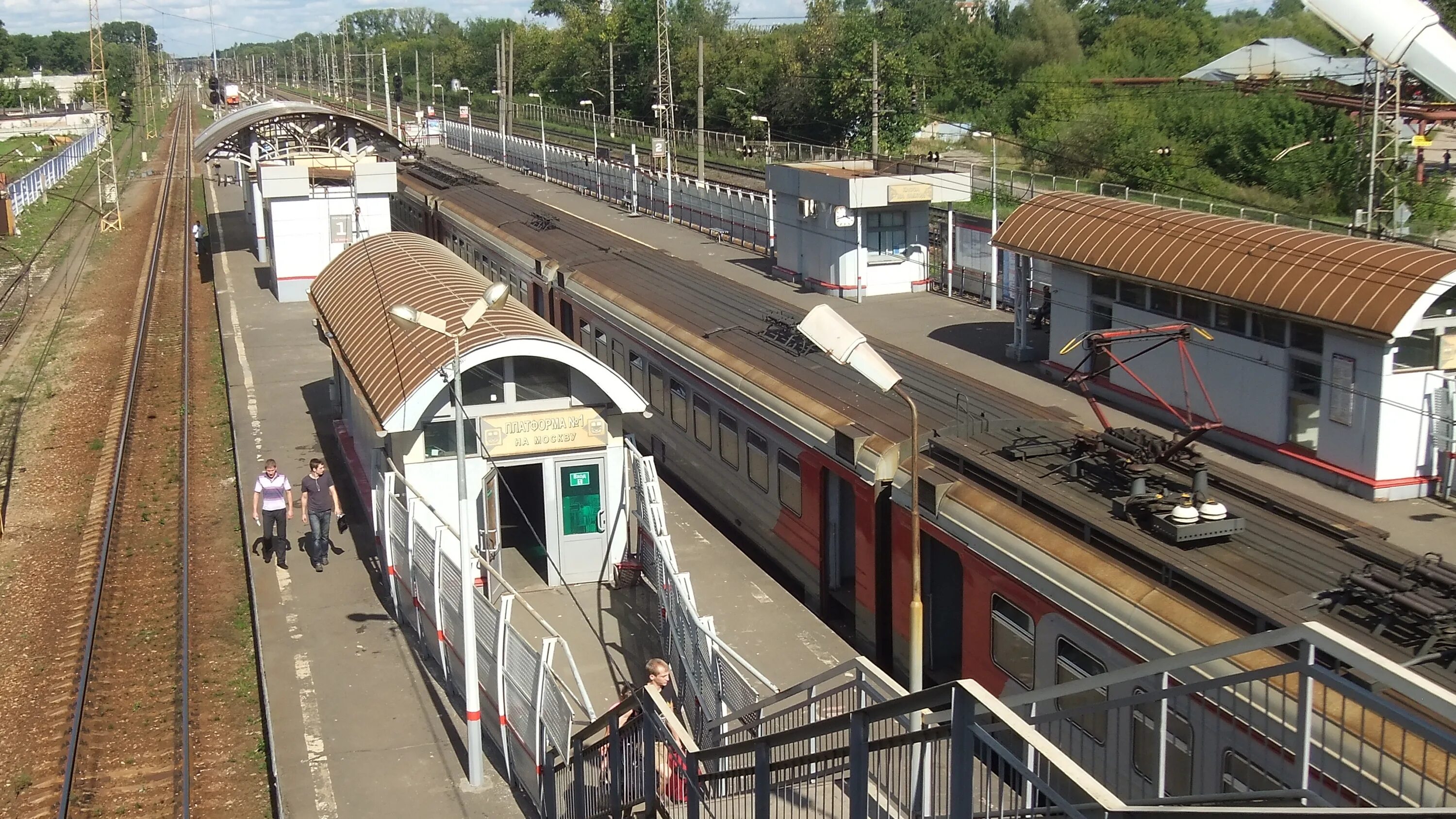 Восток 3 платформа. Платформа крутое Орехово Зуево. ЖД станция Орехово-Зуево. Станция крутое Орехово-Зуево. Станция Орехово Зуево вокзал.