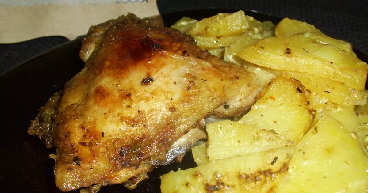 Грудки с картошкой в рукаве. Курица с картофелем в рукаве. курица с картошкой в духовке в рукаве. куриное филе с картошкой в рукаве. картофель с курицей в духовке в рукаве.