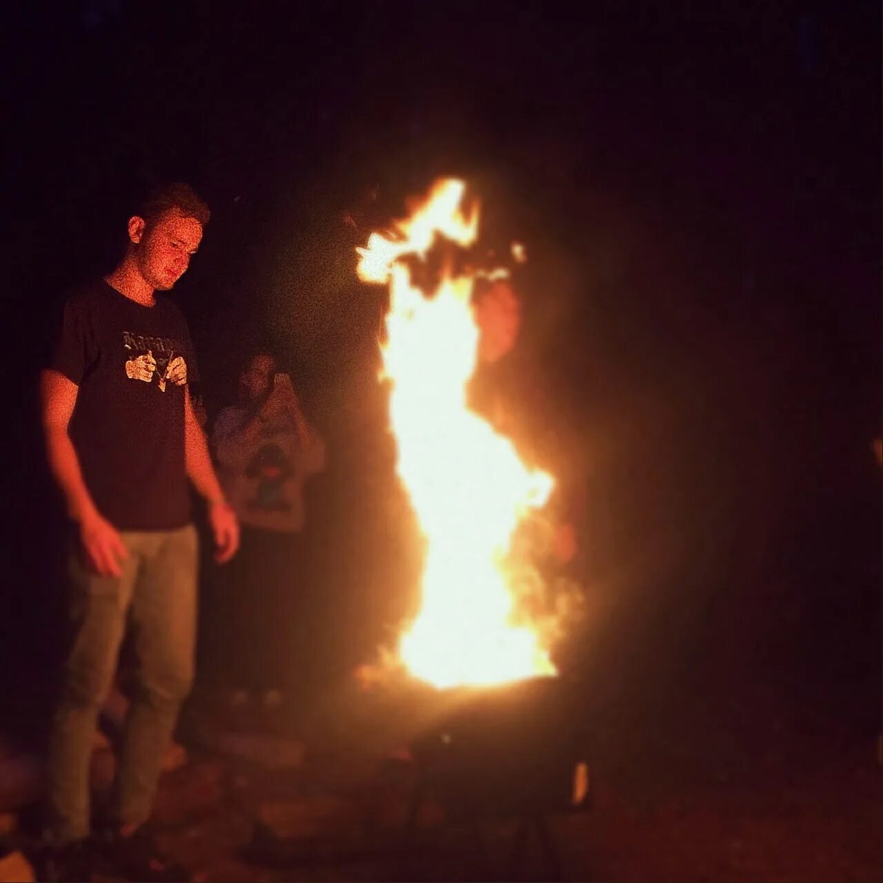 Лет фаер. Фаер шоу мемы. человек огонь из ребута. fire in the hole мем.