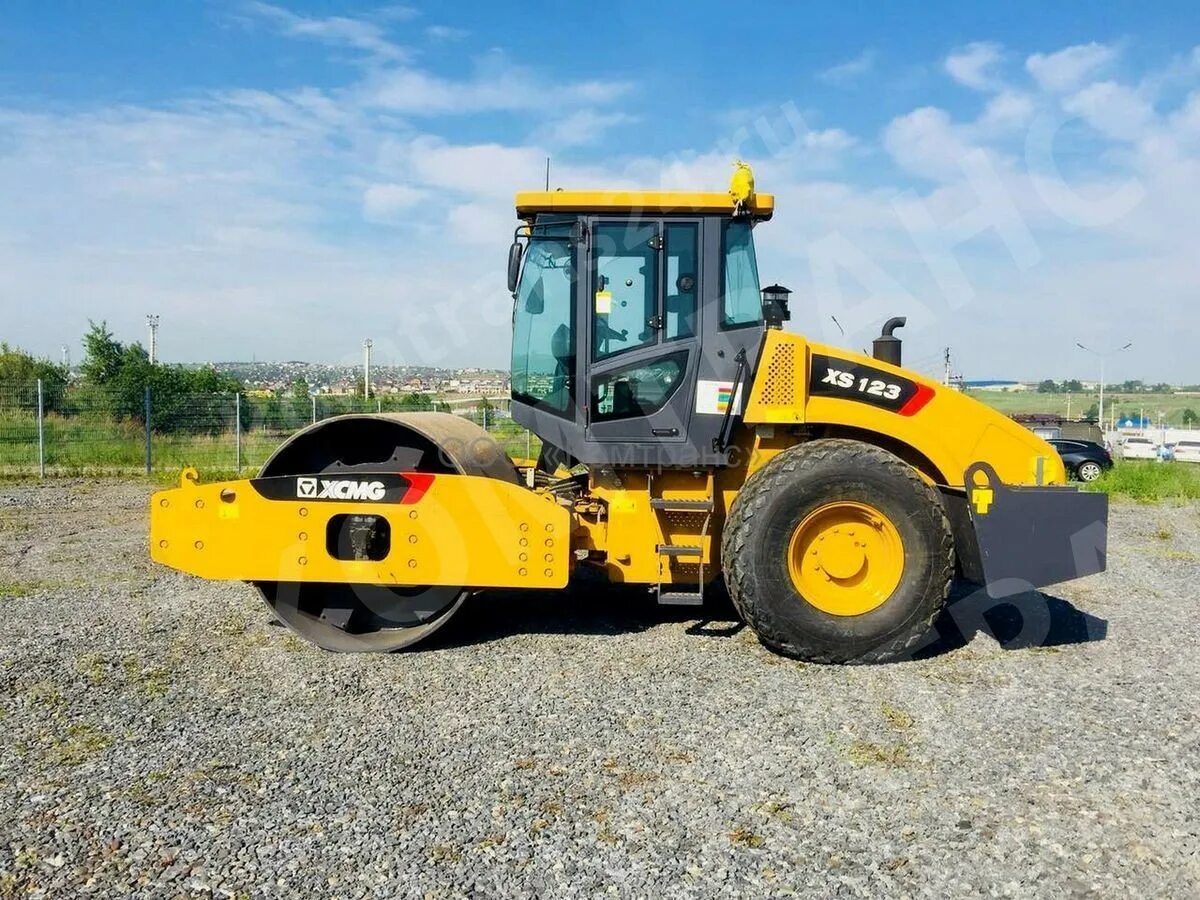 Виброкаток xcmg xs123. Xcmg 125. Jac n200 шасси. Автокран xct25l5_s. Xcmg 125.