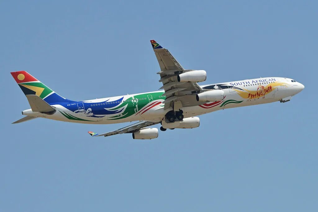 South african airways airbus a320. African airways. Авиатранспорт юар. African airways. African airways.
