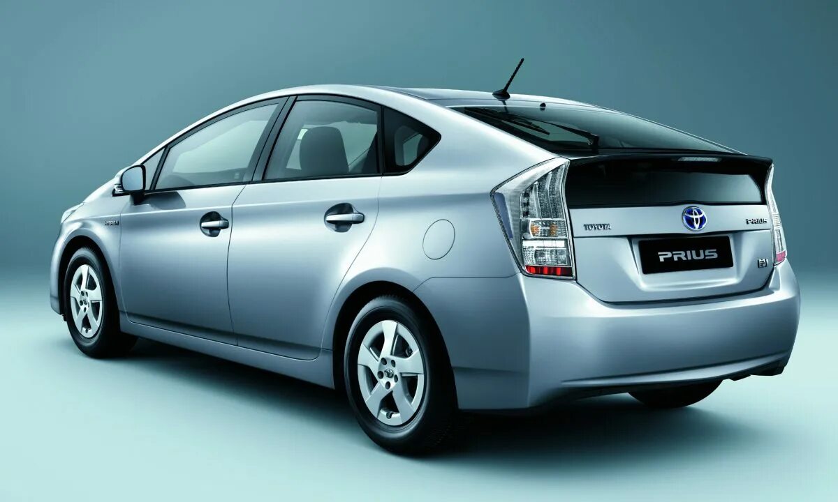 Toyota prius цены. Тойота Приус 2014. Тойота Приус 3. Toyota Prius Hybrid 2014. Toyota Prius 2008.