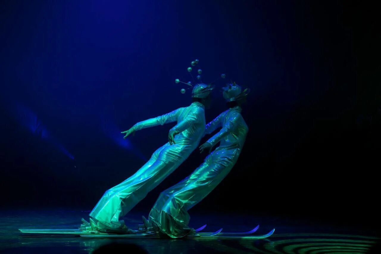 Шоу оригинального жанра. Оригинальные жанры для выступления. Световое шоу extravaganza. Артисты оригинального жанра. Выступление артиста оригинального жанра.