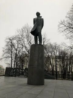 Памятник скульптура в москве