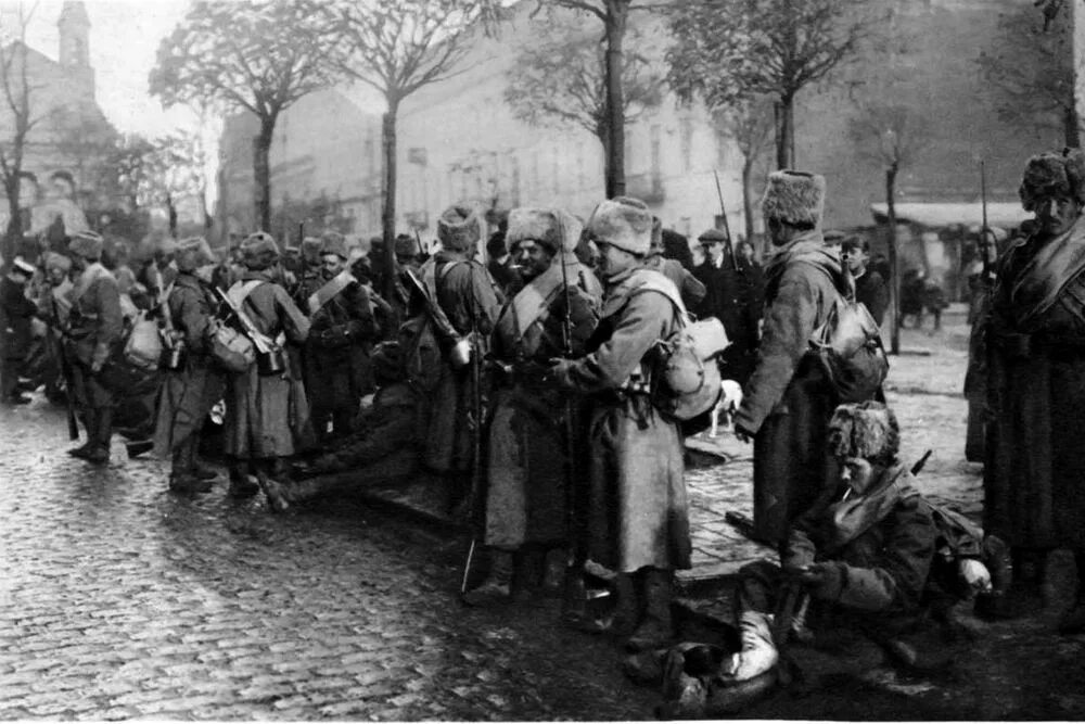 Фашистские орды. Русские солдаты в Варшаве 1914. Варшавско-Ивангородская операция первой мировой войны 1914. Варшавско-Ивангородская наступательная операция. Варшавско Ивангородская операция фронт.