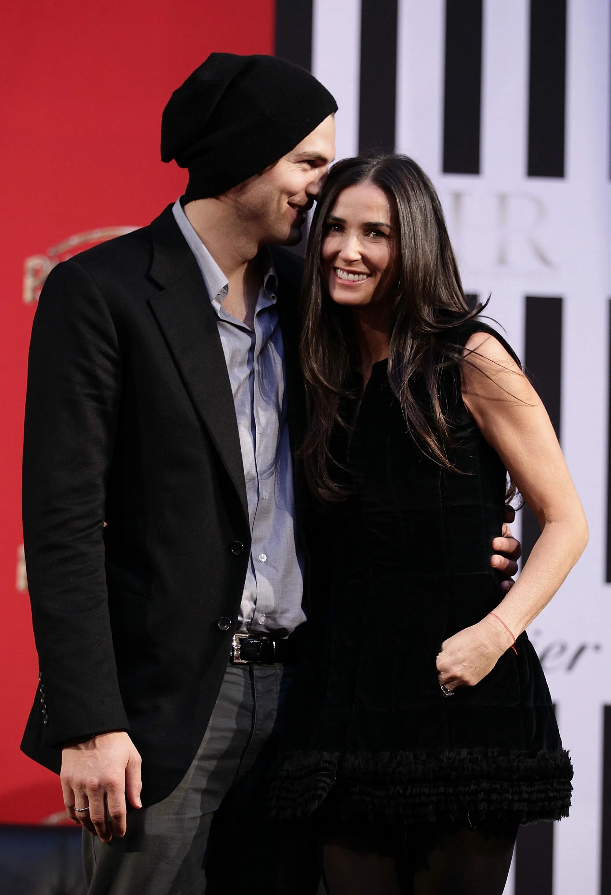 Эштона катчера и деми мур. Деми мур и эштон катчер. Деми мур и эштон. Деми мур и эштон катчер. Деми мур и эштон.