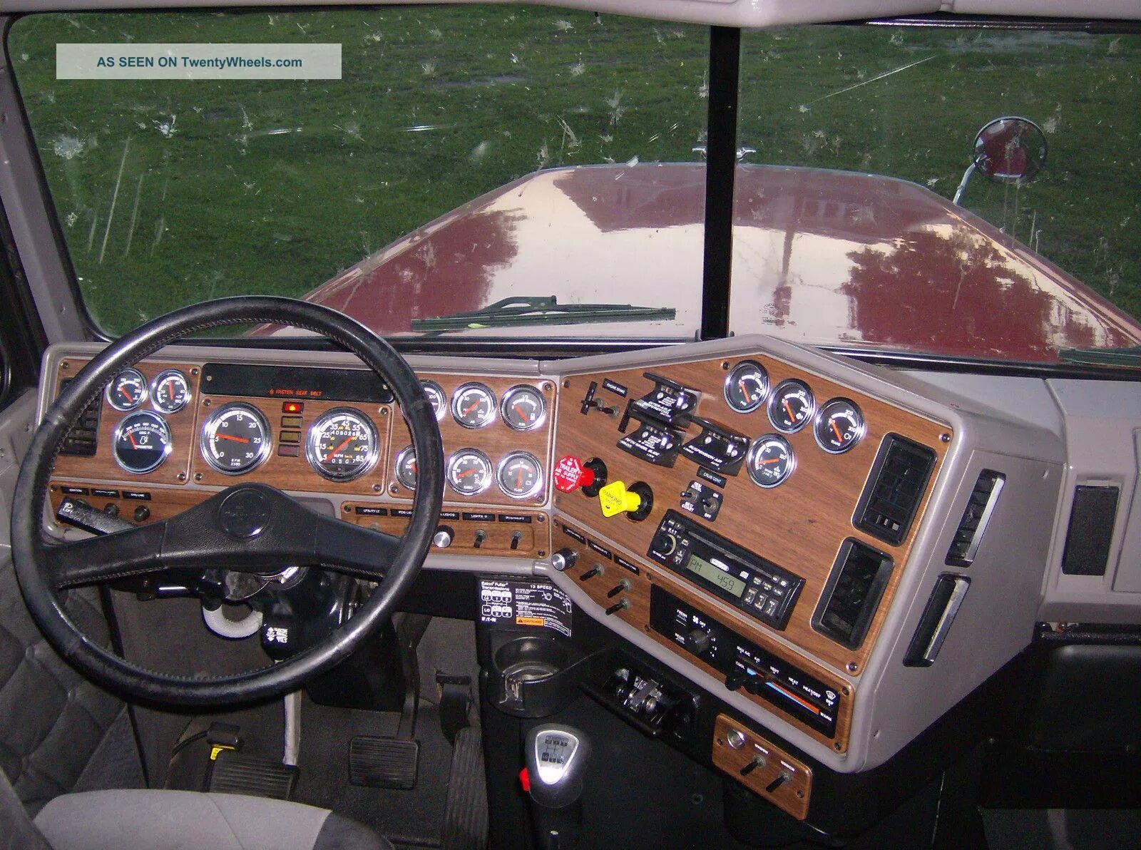 Как снять руль на фредлайнере 2008 Freightliner Columbia