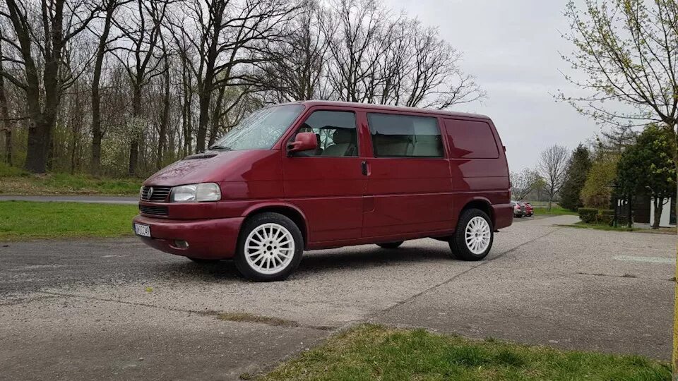 Мультивен т4 2003. Фольксваген т4 диски литые. Volkswagen т4 r17. R17 transporter t4. Диски на transporter t4 r17.