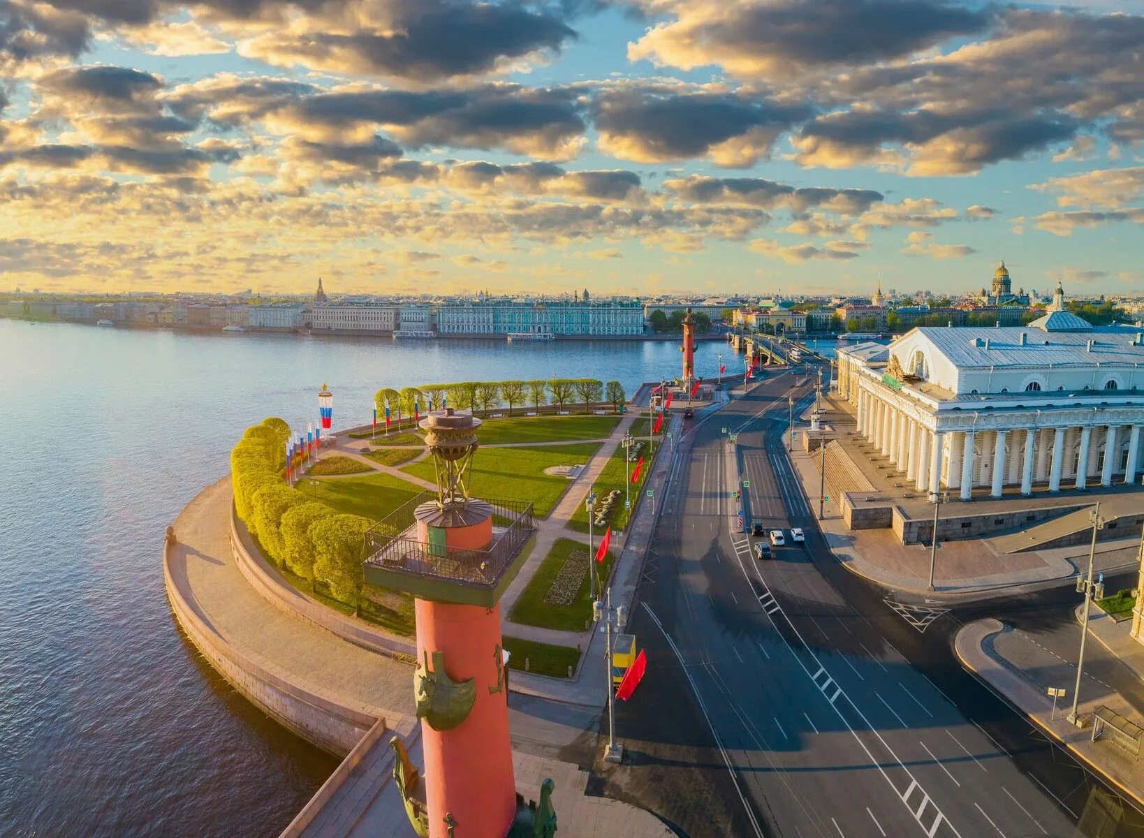 Васильевский остров. Мост ломоносова в санкт-петербурге зимой. Сток магазин санкт-петербурга. Тк на академической в спб магазины. Ростральные колонны.