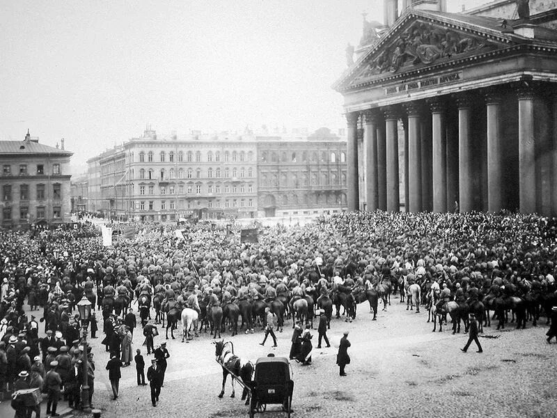 Санкт-петербург невский проспект 1917 год. Санкт петербург революции индекс. Санкт петербург революции индекс. Дворцовая площадь революция 1917. Февральская революция 1917 на дворцовой площади.