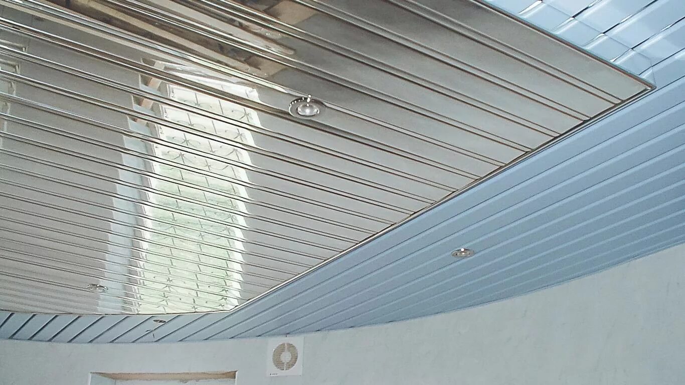 Алюминиевый подвесной потолок купить. Албес реечные потолки а 150. "Реечный алюминиевый потолок " Omega а150. Альконпласт реечный потолок. Потолок Cesal алюминиевый реечный.