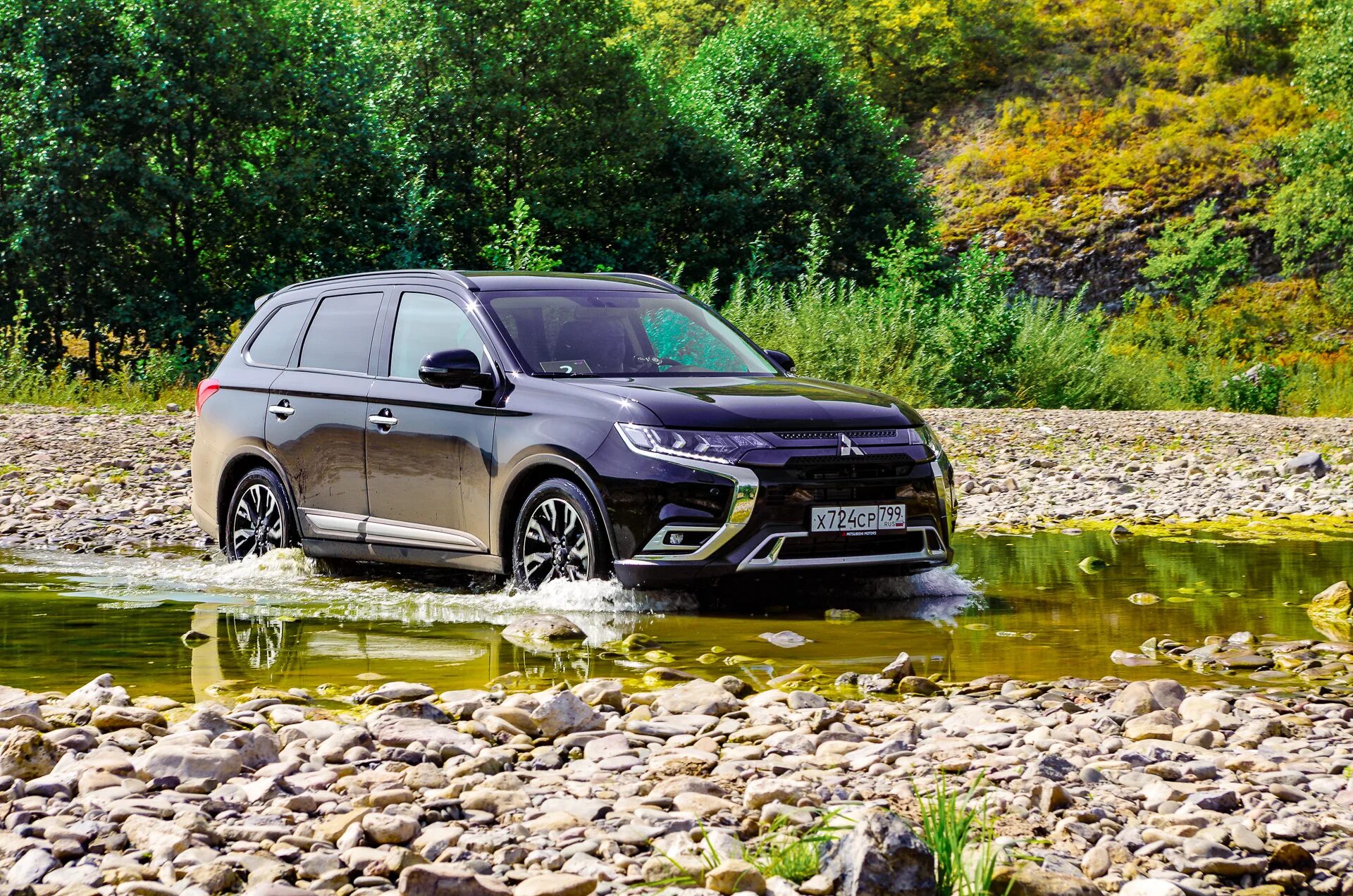 Mitsubishi outlander 4wd. Mitsubishi Outlander 2021. Мицубиси Аутлендер 2021. Аутлендер 4. Митсубиси Аутлендер 4 поколения.