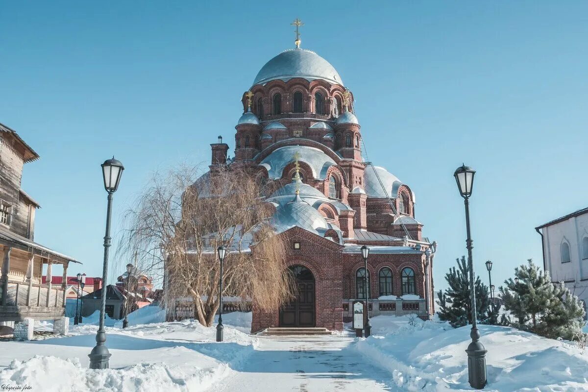 Свияжск зимой стоит ли ехать. Остров-град свияжск зимой. остров свияжск в казани зимой. троицкий храм свияжск зима. свияжск зимой 2025.