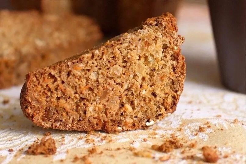 овсяное печенье. сливочное масло с зеленью. пирожки с яйцом. персидский пир. очень ароматное.