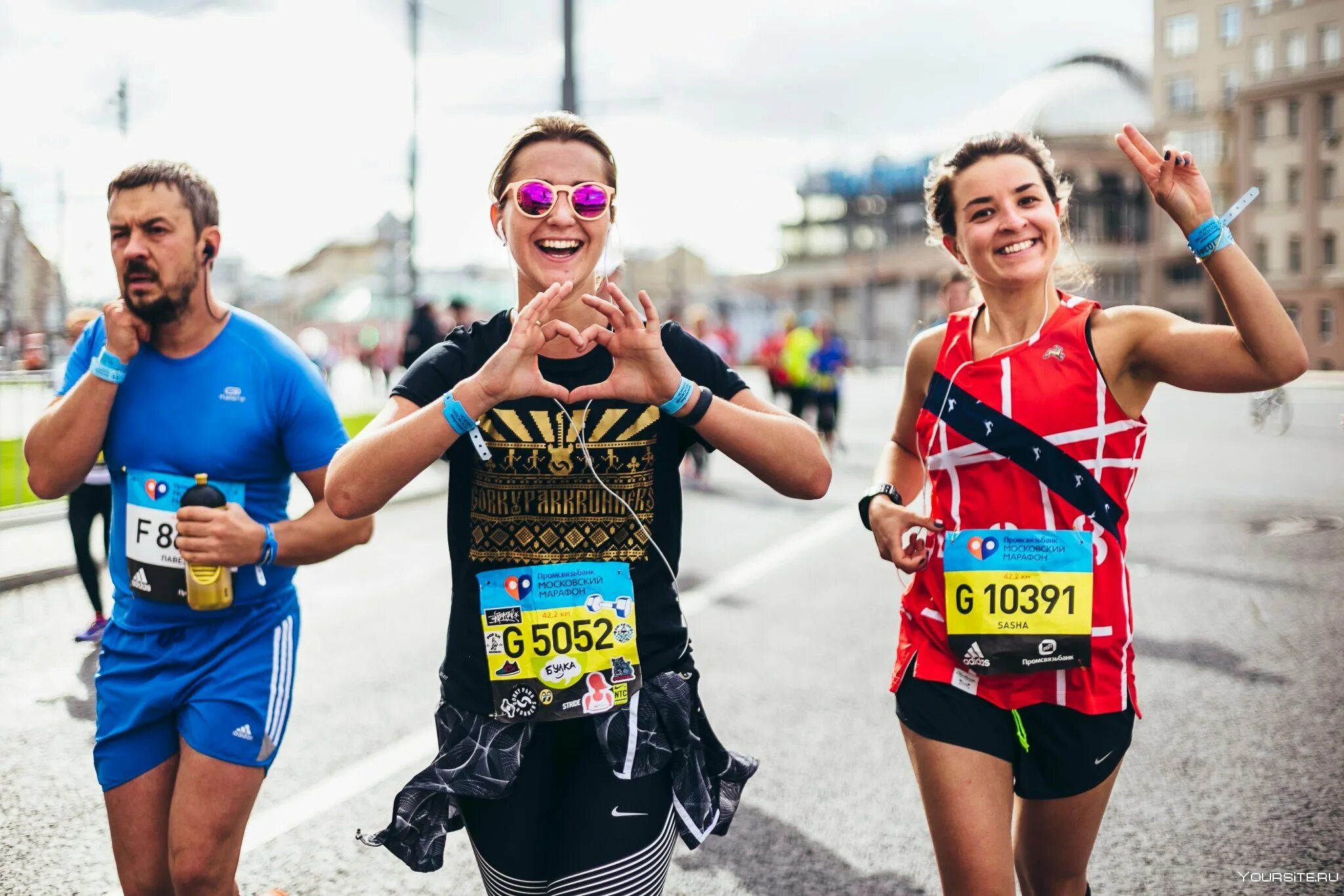 Марафон бег. Марафонский бег. Марафон. Марафоны примеры. Марафонский бег.