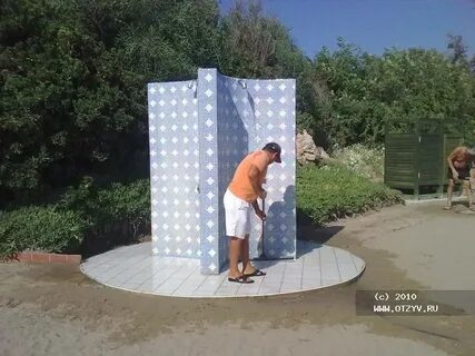 Душевые кабинки пляжа