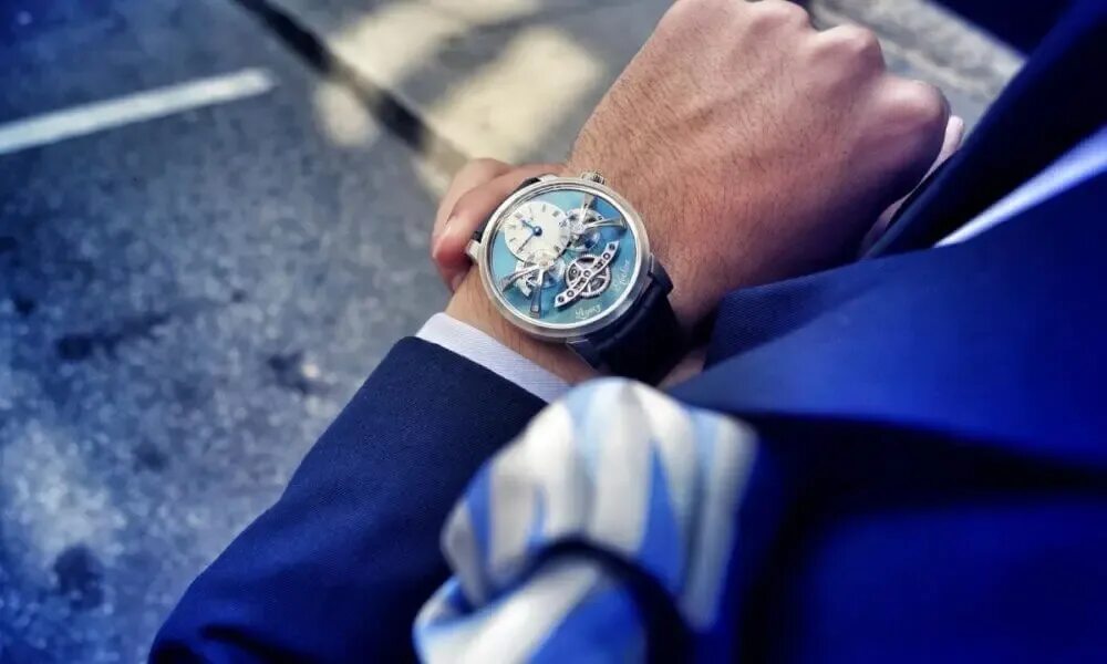 Luxury watch. Часы на руке. Наручные часы на руке. Мужские часы на руке. Дорогие часы на руке.