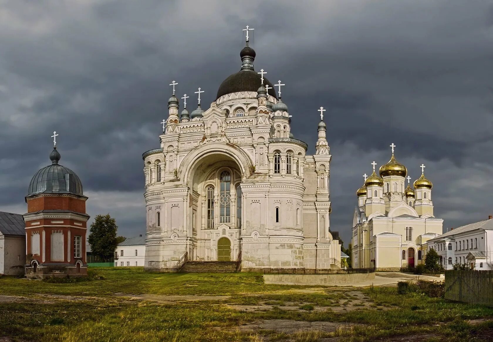 Казанский храм Вышний Волочек. Вышний Волочек женский монастырь. Казанский женский монастырь в Вышнем Волочке. Вышний Волочек монастырь Казанской Божьей матери.