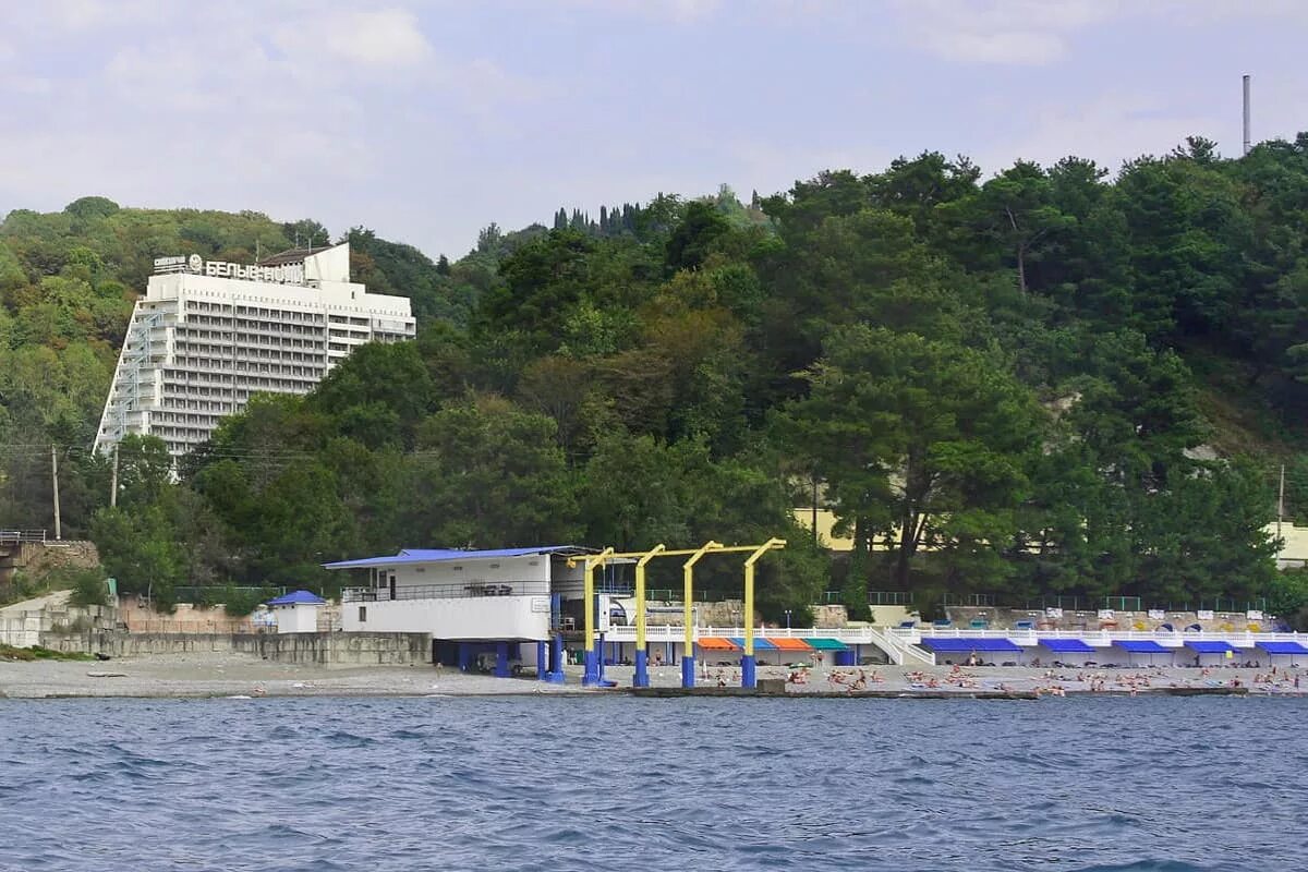 Санаторий белые ночи сочи. Санаторий белые ночи уч дере. Сочи). Санаторий белые ночи сочи недострой. Санаторий белые ночи дагомыс.