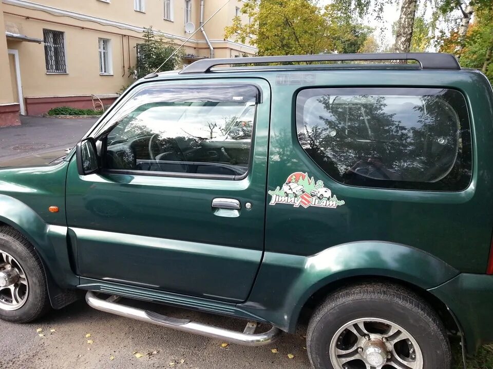 Джип сузуки джимни 2019. Стекло сузуки джимни. Стекло сузуки джимни. Suzuki jimny 4x4. Дефлекторы на окна suzuki jimny.