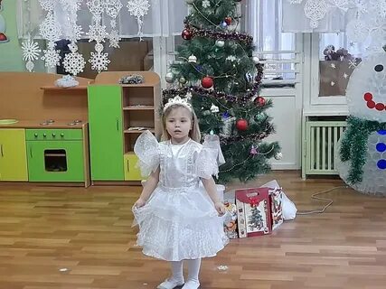 Девочка на утреннике