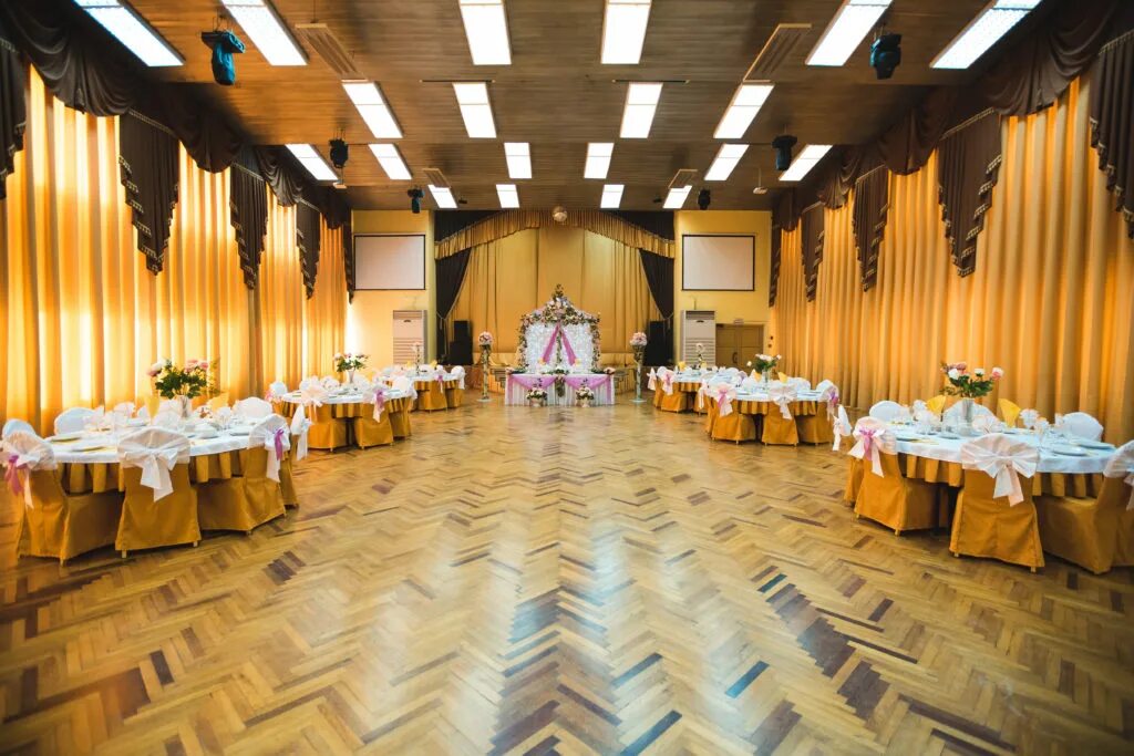 Пряности и радости тула банкетный зал. Городской концертный зал г. А михайловского. Кинотеатр тула печатники зал 2. Амфитеатр гкз тула.