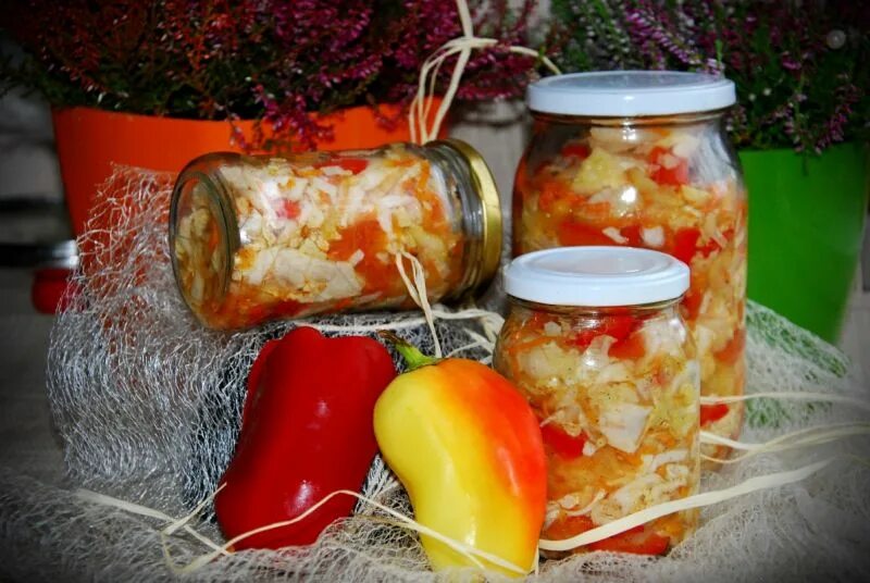 Салат на зиму из разных овощей. Заготовки на зиму. зимние заготовки из овощей. салаты на зиму. салат кубанский на зиму.