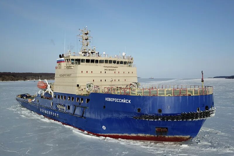 Росморпорт ледоколы. Судно ледокол новороссийск. ледокол владивосток росморпорт.