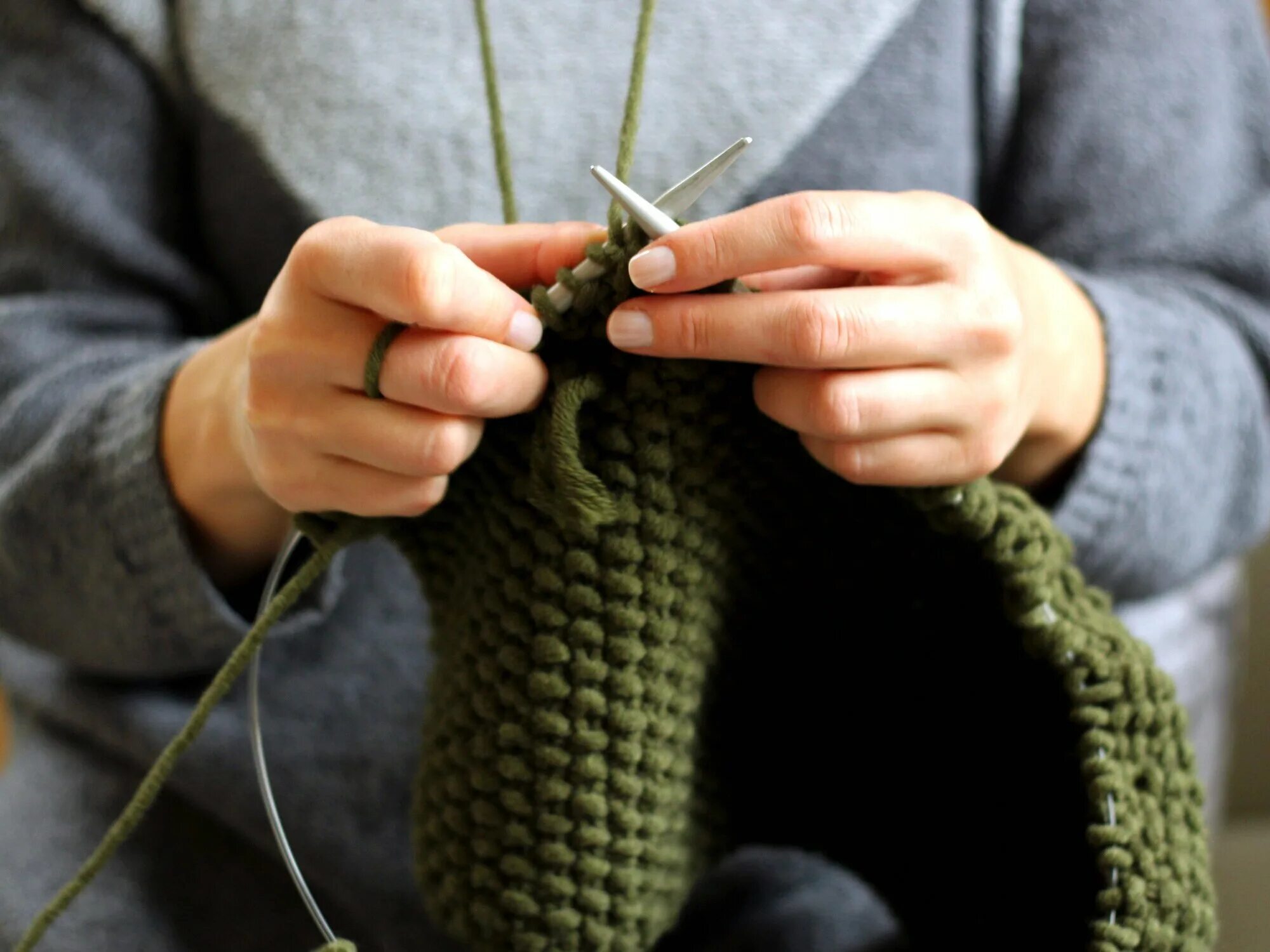 Knitting hands