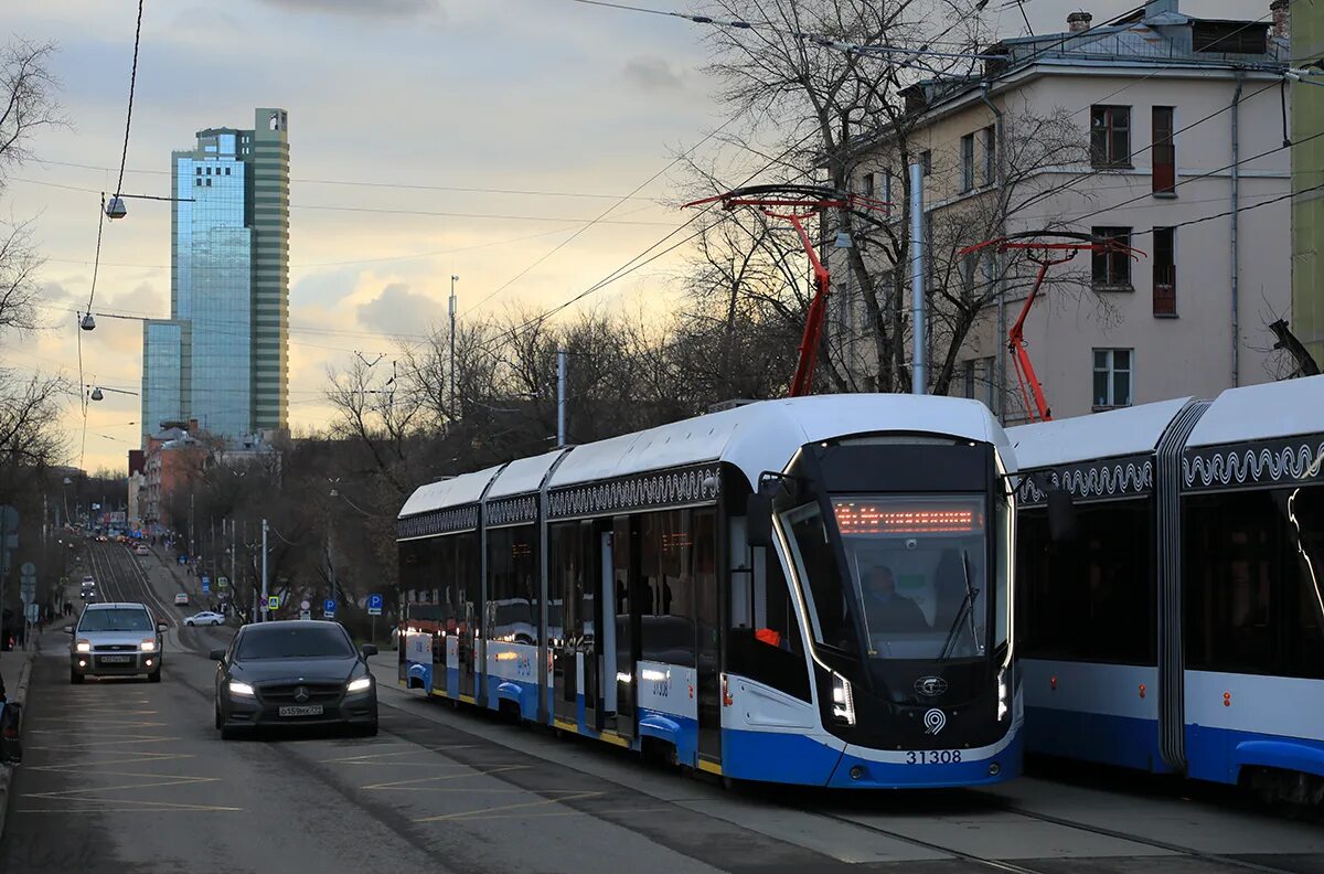 Движение трамваев в москве. Витязь-м 2020 трамвай. Трамвай Витязь Москва. 71 931 М Витязь Москва. Трамвай 71-931м.