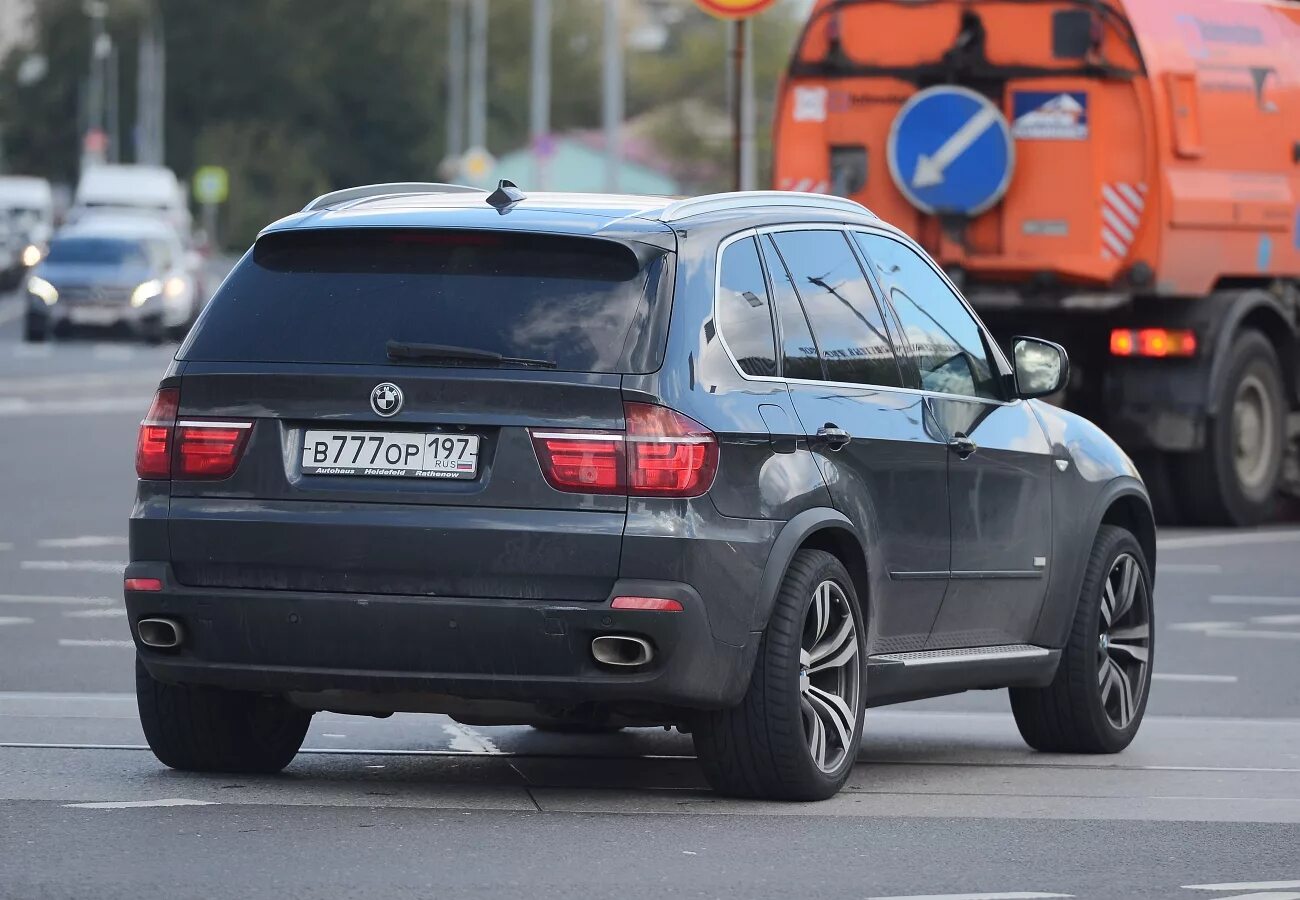 Покажи машину номер 3. В777ор777 BMW x5. 777 777 BMW x5. БМВ х5 с номером 777. 777 98 БМВ x5.