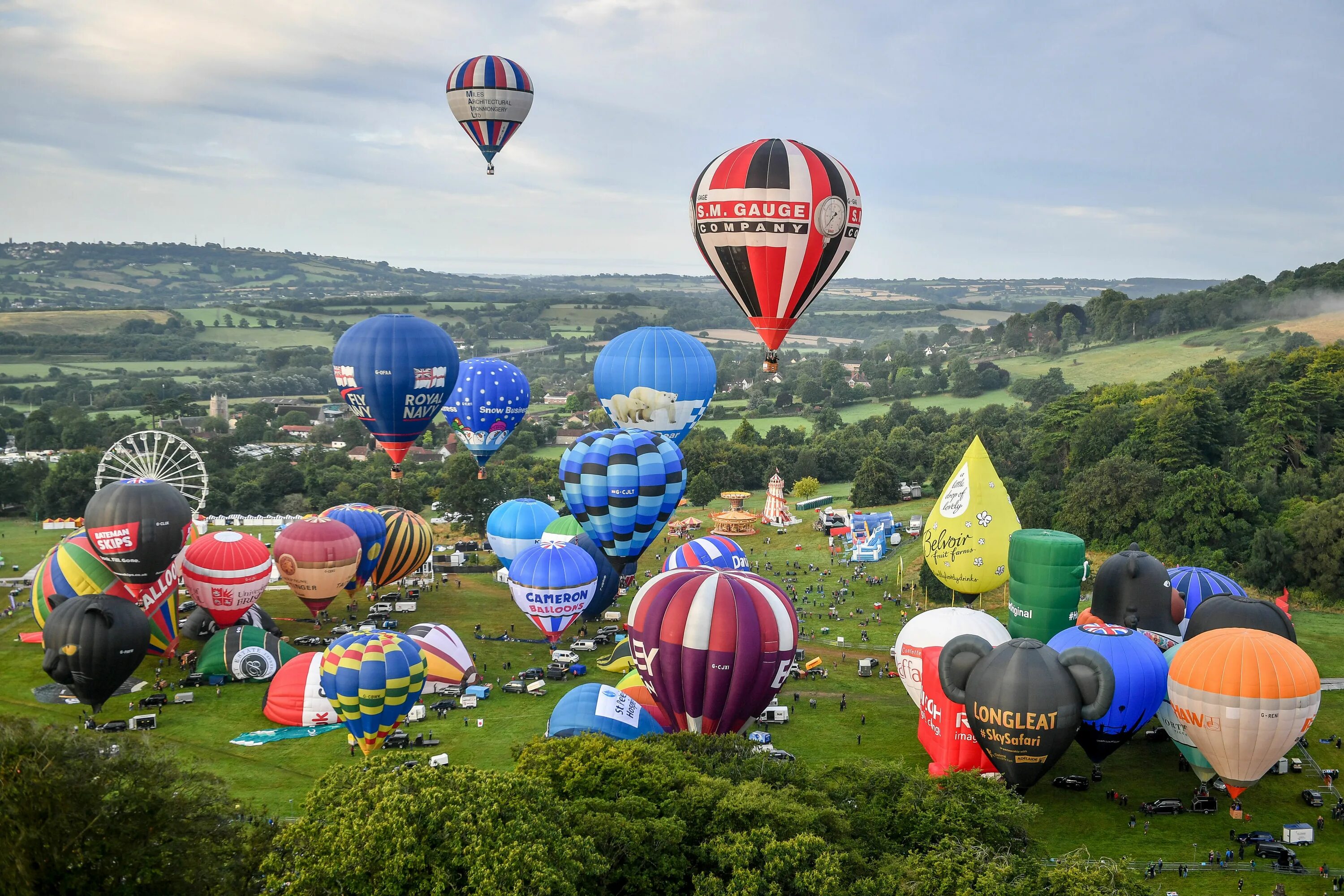 Шара на шаре сегодня. Фестиваль воздушных шаров в Бристоле. Bristol Balloon Fiesta. Бристольская Международная Фиеста воздушных шаров. Фестиваль воздушных шаров Европа.