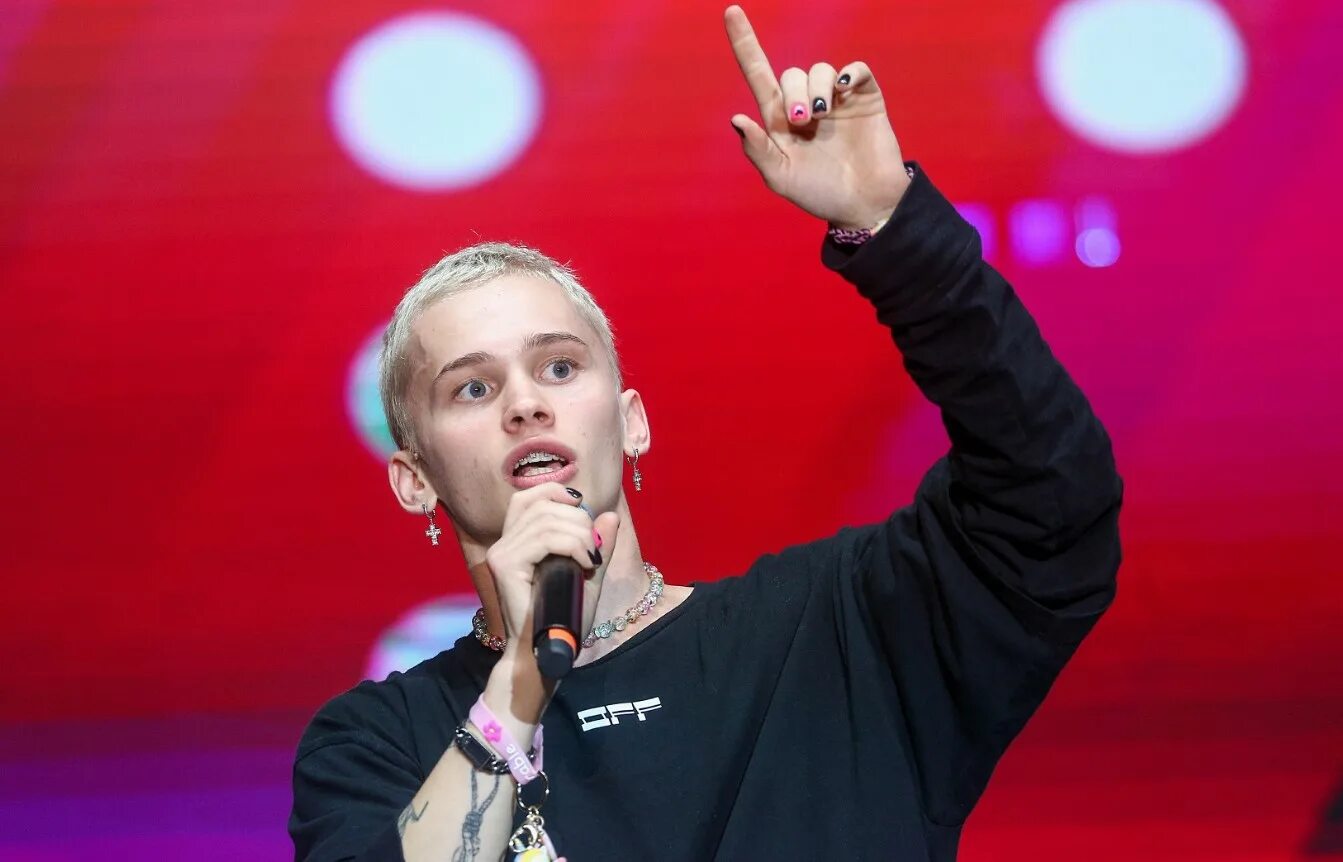 Даня милохин 2020. Блогер дани милохин. Даня милохин 2021 лысый. Даня милохин улыбается 2020. Блогер дани милохин.