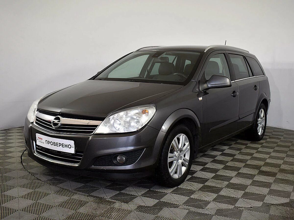 Opel Astra h универсал 2011. Opel Astra универсал 2011.