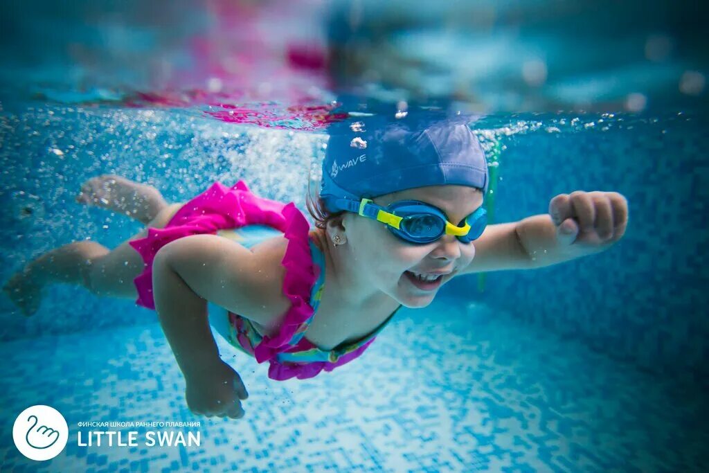 Happy Little Swan, swimming pool, Saint Petersburg, Ushinskogo Street, 10к2 - Ya