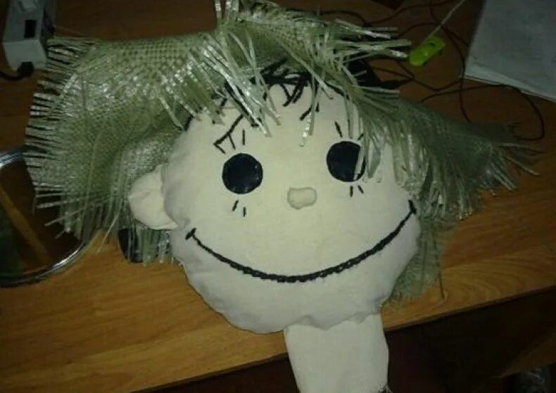 Лицо для чучела огородного. Голова чучело как сделать. Голова чучело как сделать. Пугало своими руками для детского сада. Кукла-чучело на дачу.