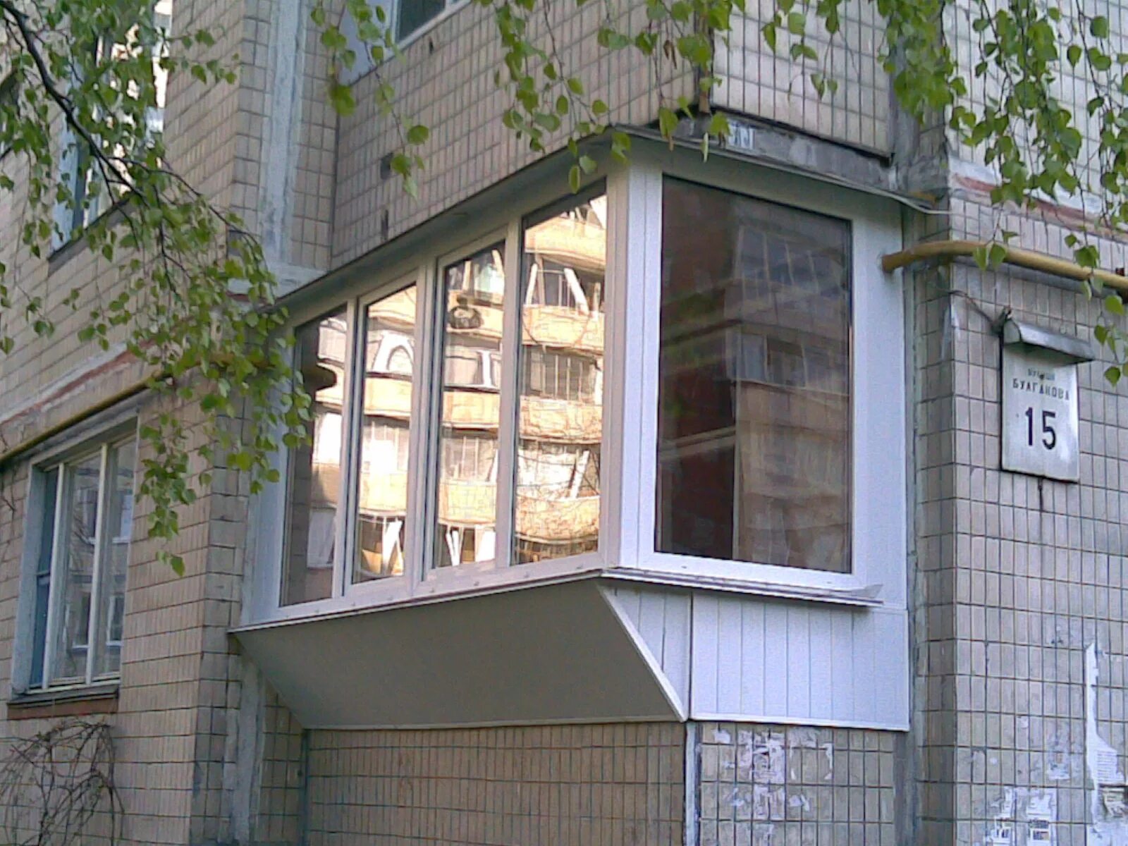 Балкон является собственностью. Остекление с выносом. балкон с выносом. выносной балкон. остекление балкона с выносом.