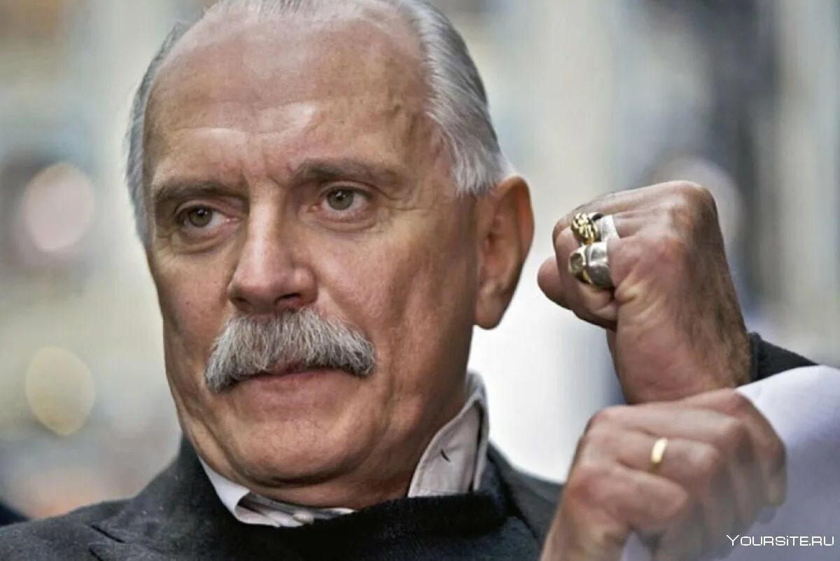 Никита михалков 1960. Никита михалков. Что стряслось у тети вали стихотворение текст. Михалков никита сергеевич биография. Многа букав михалков.