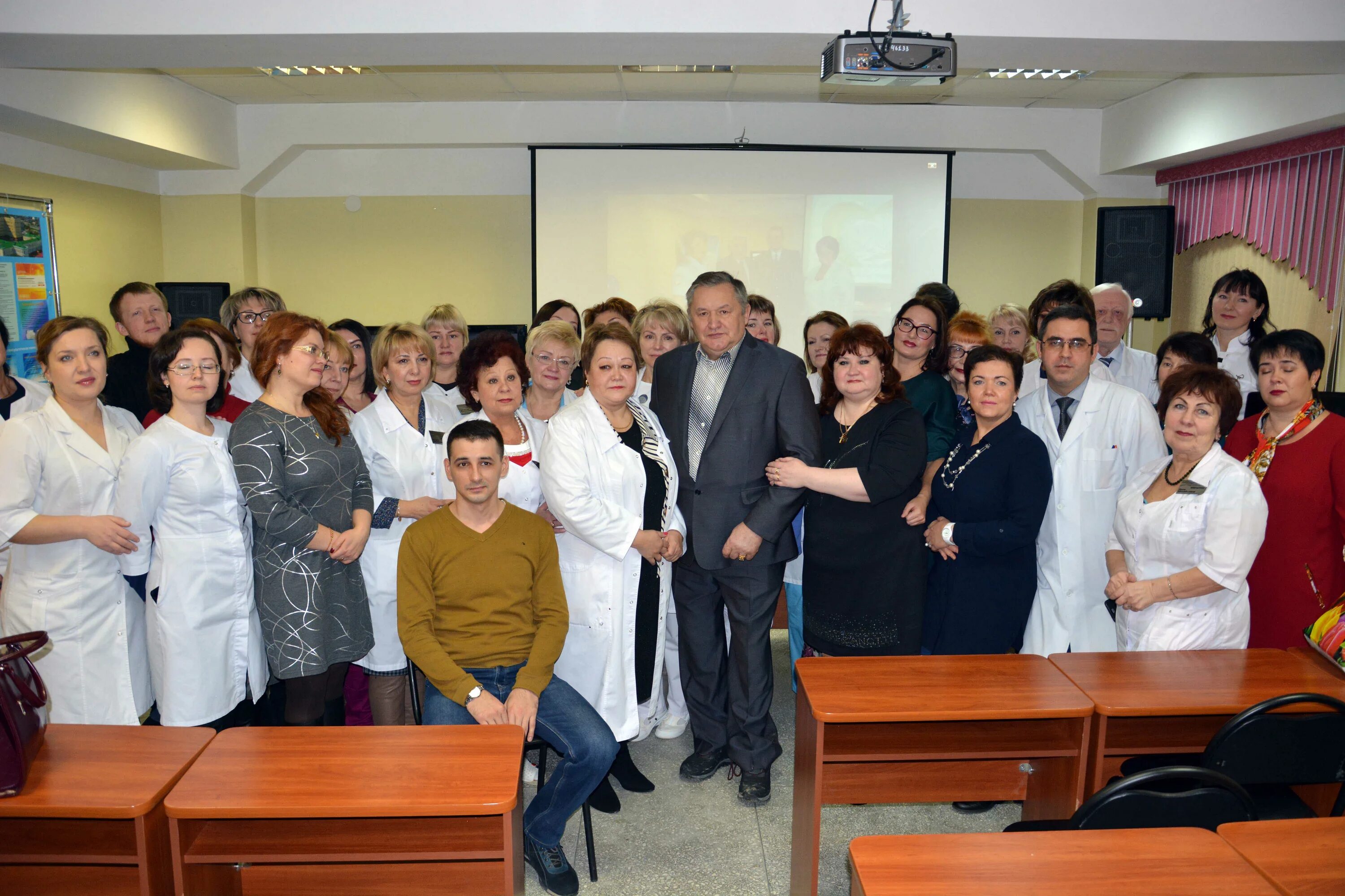 Чернова ирина михайловна пульмонолог. Иркутская городская клиническая больница 3. Коллектив медсестер. Сиюткина ольга николаевна. Розенталь лора владимировна.