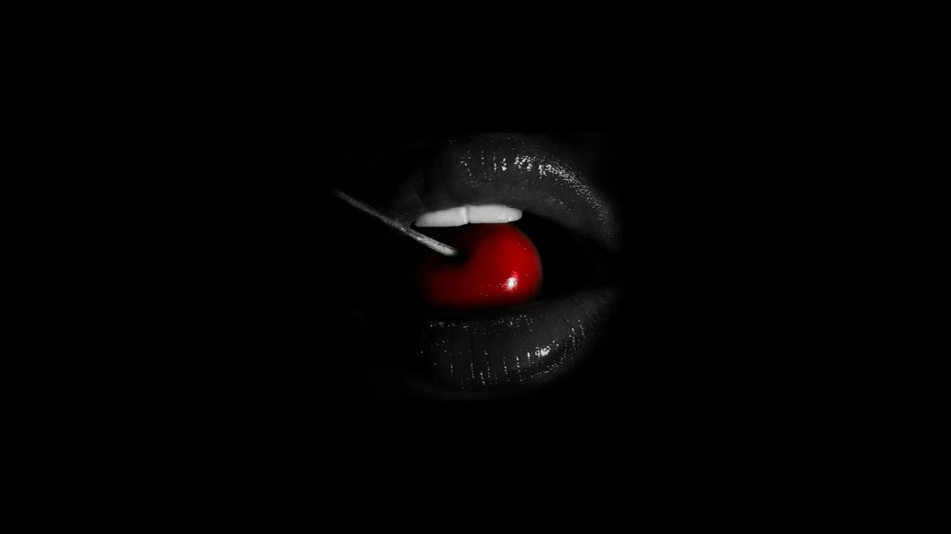 Губы на черном фоне. Красные губы на черном фоне. губы на темном фоне. заставка губы.