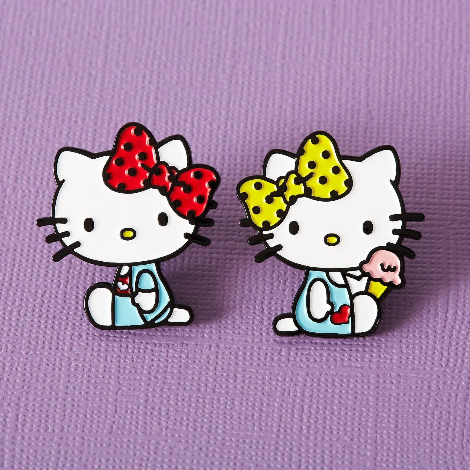 Патч hello kitty. Hello kitty коллекция sanrio. подружка хелло китти. сестра китти мимми. сестра хэллоу китти.
