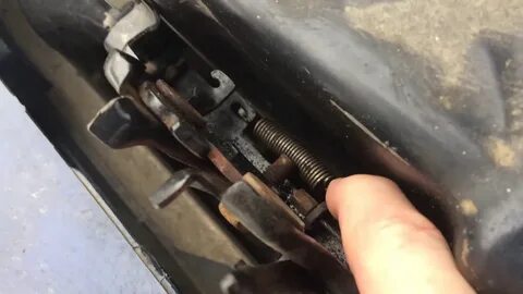 Открыть капот без аккумулятора