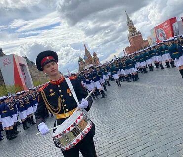 Сколько человек участвует в параде