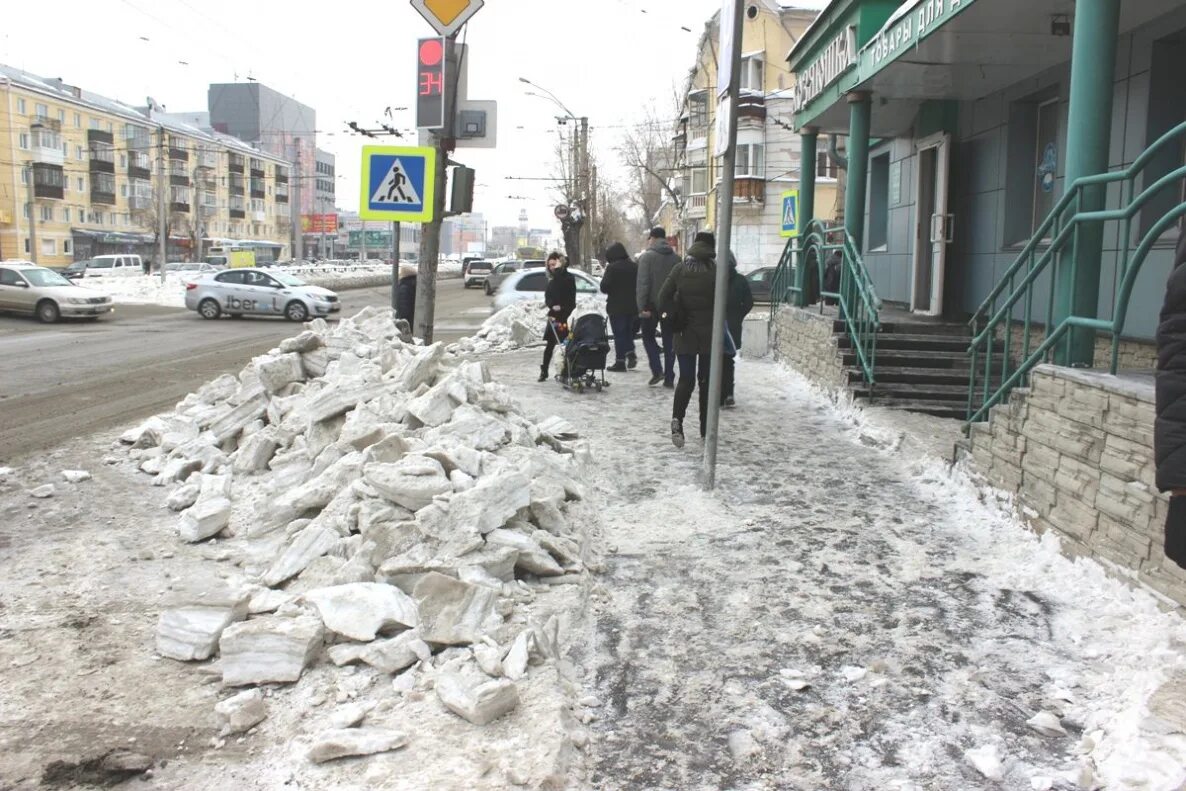 Снег. Барнаул снег. Снегопад в хабаровске сегодня фото. Барнаул снег. Техника для уборки снега на дорогах.