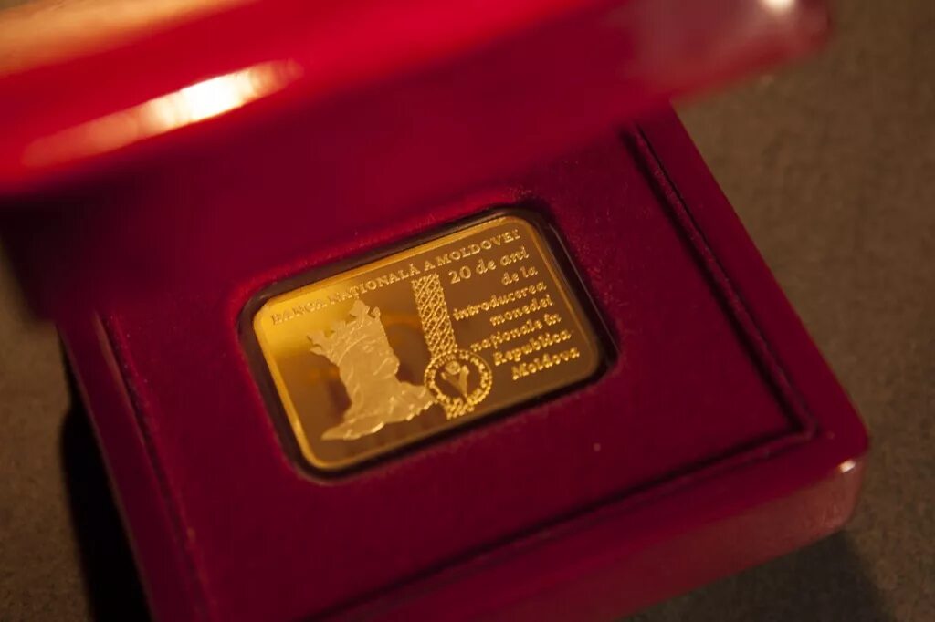 Банк молдовы валюта. Золото в Кишиневе. Штамп национального банка Молдовы. Продажа золота в Молдове. Цена на золото в Молдавии.