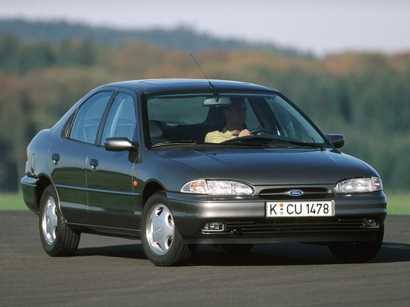 Ford Mondeo 1. Ford Mondeo 1993. Ford Mondeo 1996 седан. Форд Мондео 1 хэтчбек.