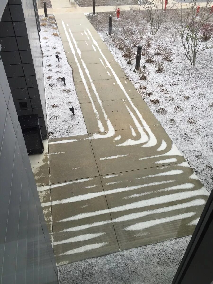 Системы снеготаяния uponor тротуары. Дорожки с подогревом. Система снеготаяния водяная. Тротуары с подогревом в исландии. Снеготаяние дорожек.