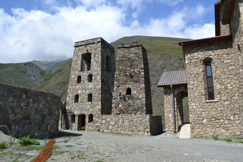 Хидикус аул. Хидикус аул. Хидикус аул. Село хидикус северная осетия. Аланский успенский мужской монастырь северная осетия.